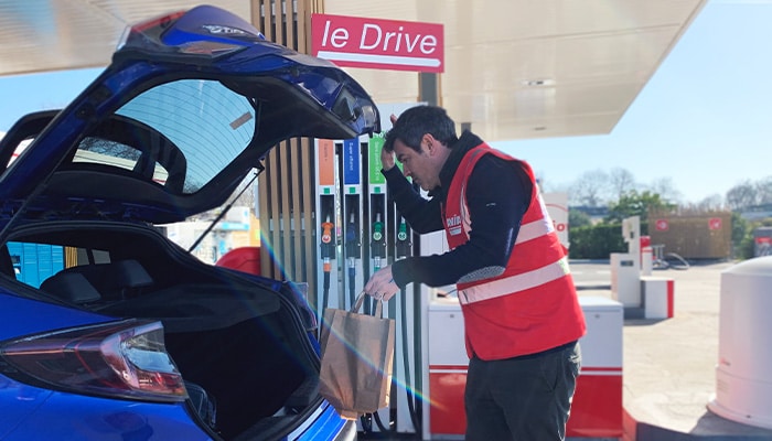 Picoty : Lancement de la station pilote Station A produits et services en drive