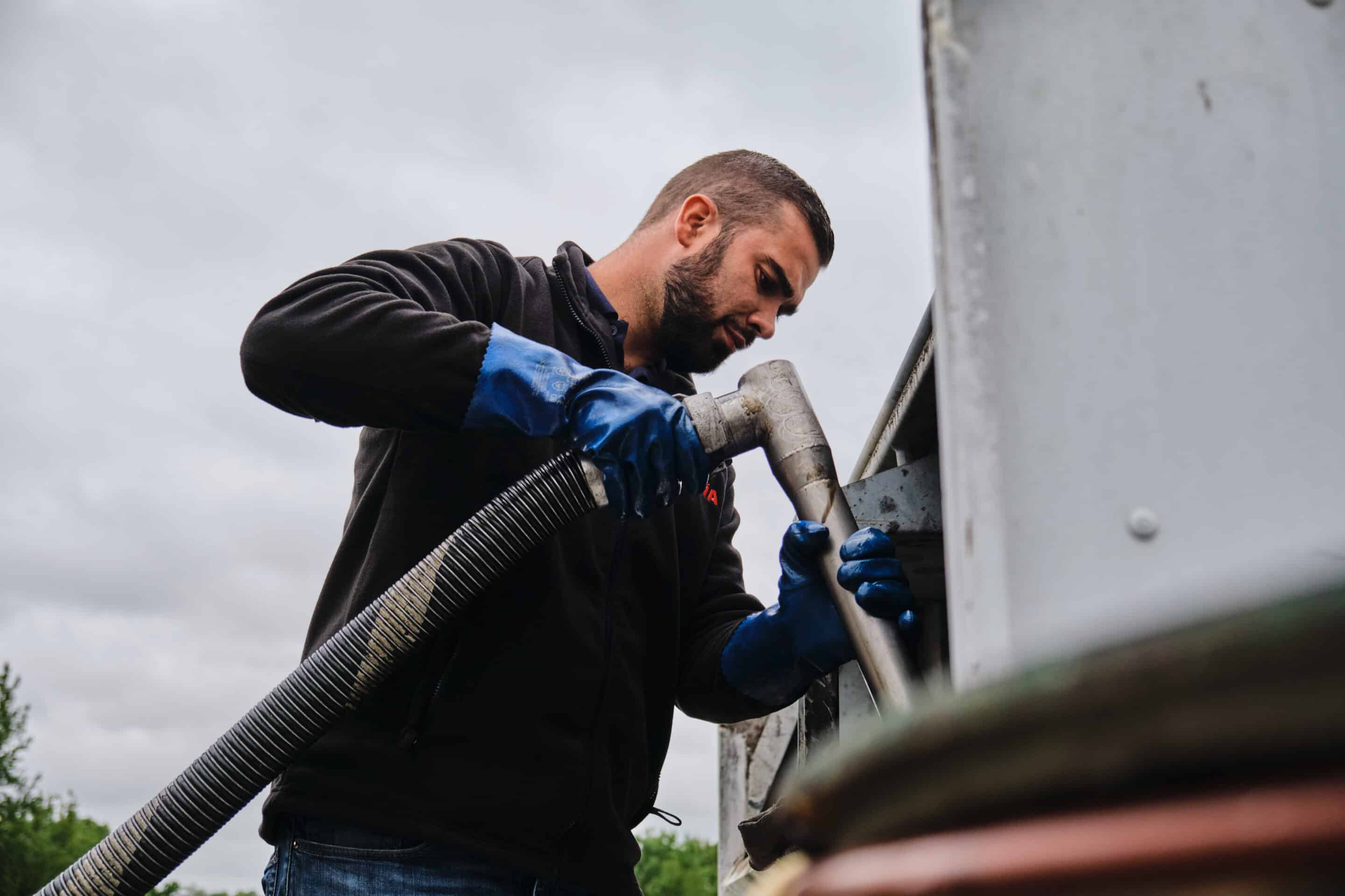 Picoty : Collecte d'huiles noires